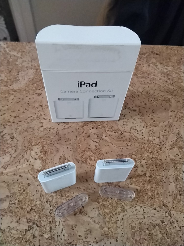 Apple iPad/iPod Camera Connection Kit - MC531ZM/A - 30pin - USB & SD Card Reader