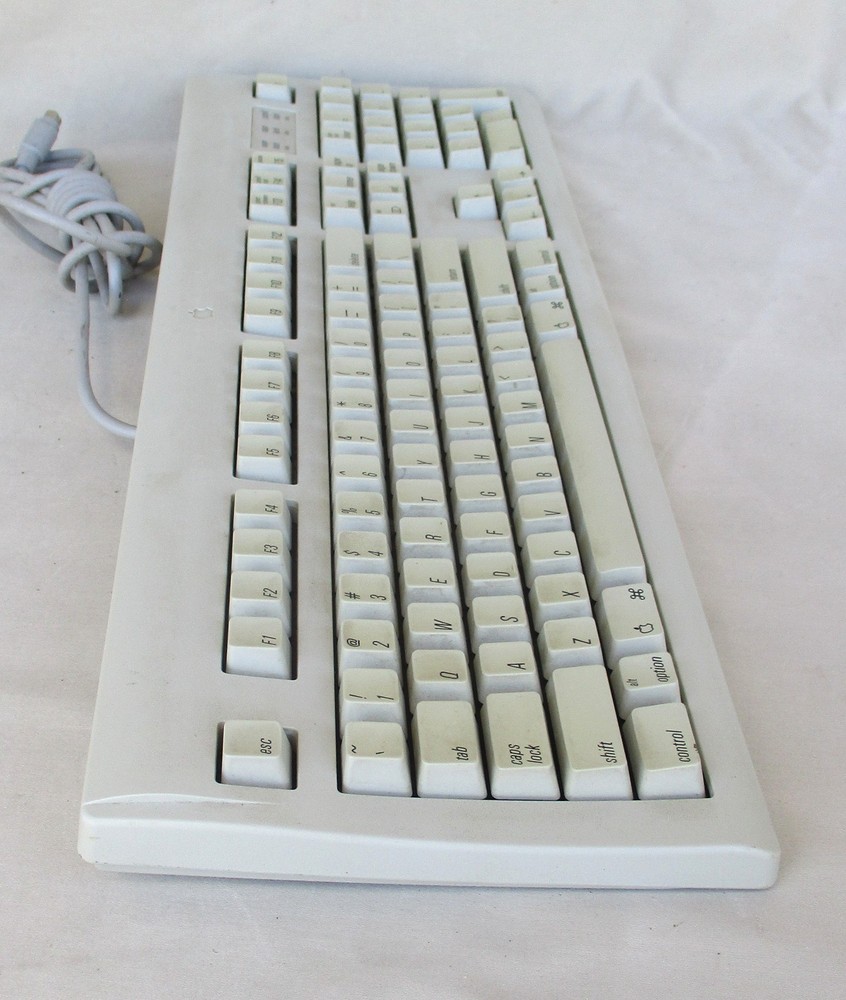 Vintage Apple Model M2980 Keyboard Very Nice But Untested