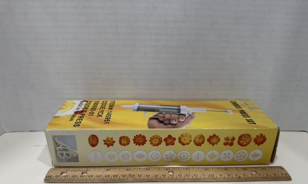 NOS Hand Held Cookie Press Set 24 Decorating Discs 6 Decorating Tips