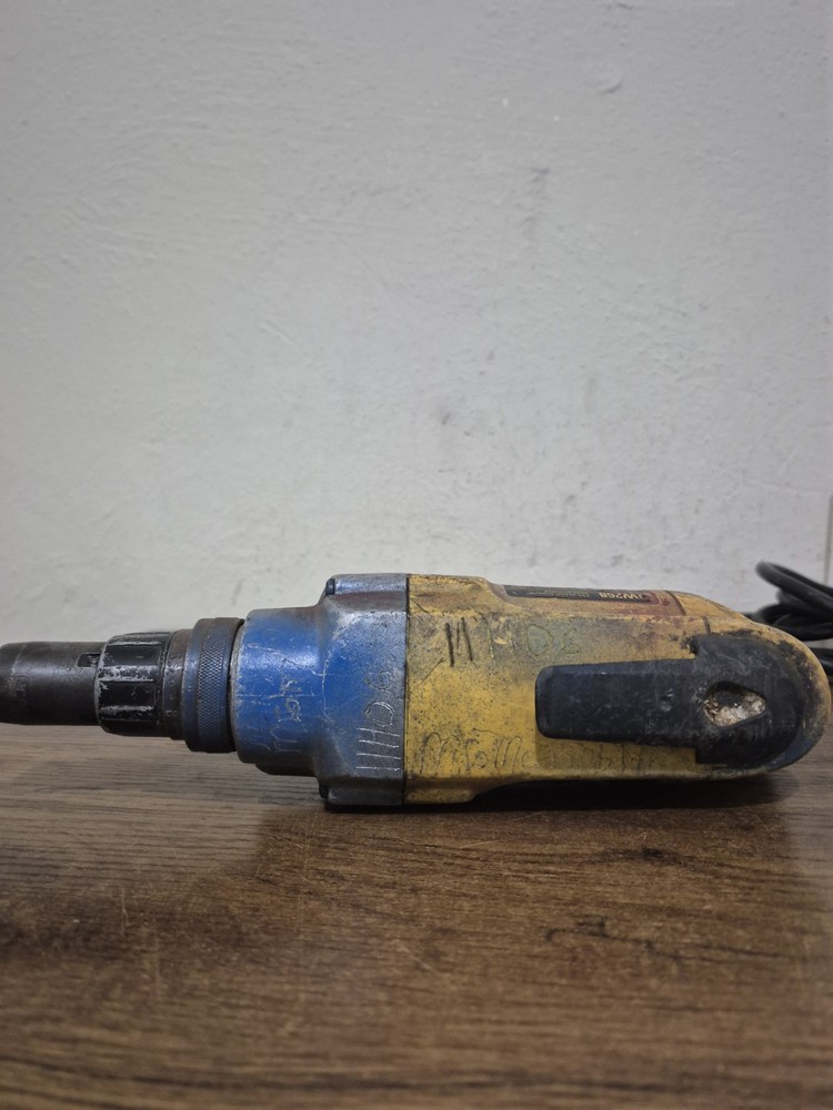DeWalt DW268 Corded Variable Speed Reversing Versa-Clutch Screwdriver