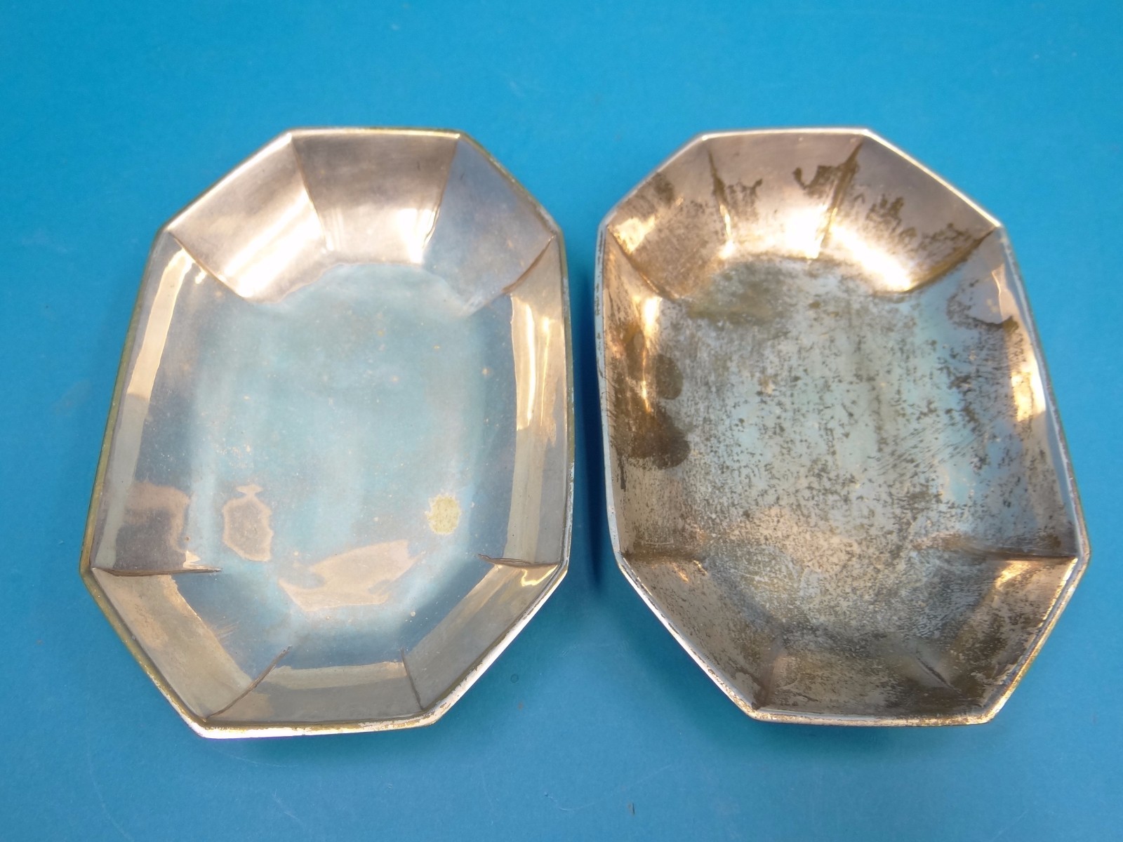 Lot of Two Metal Brass Silverplate Unmarked Soap Dishes Bowls Bathroom Décor