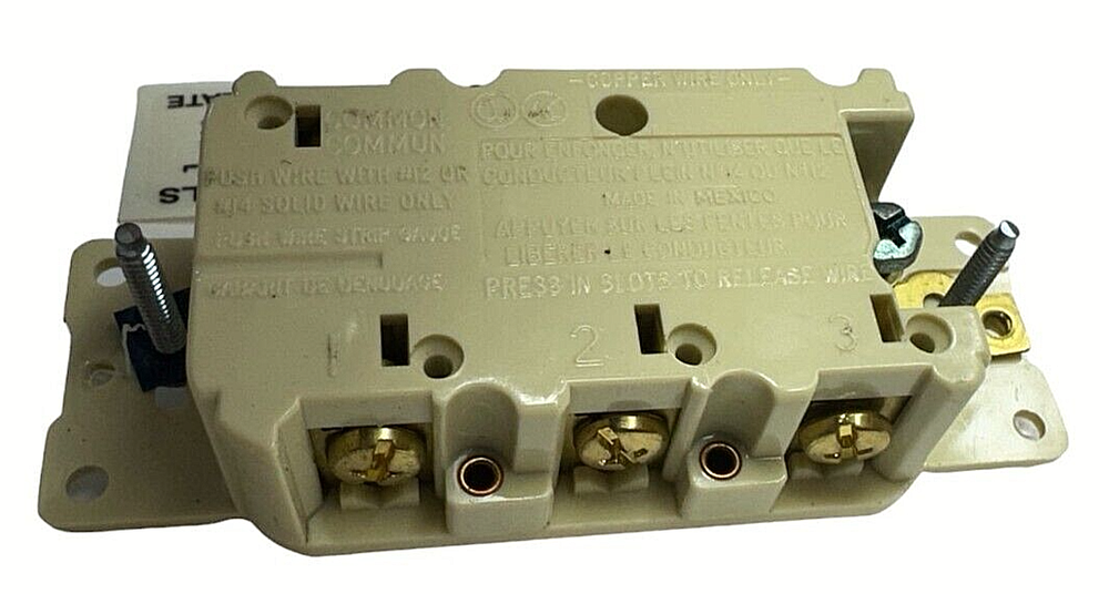 Cooper 3283V Ivory Combination Triple Single Pole Switch w/Ground 15A, 125V