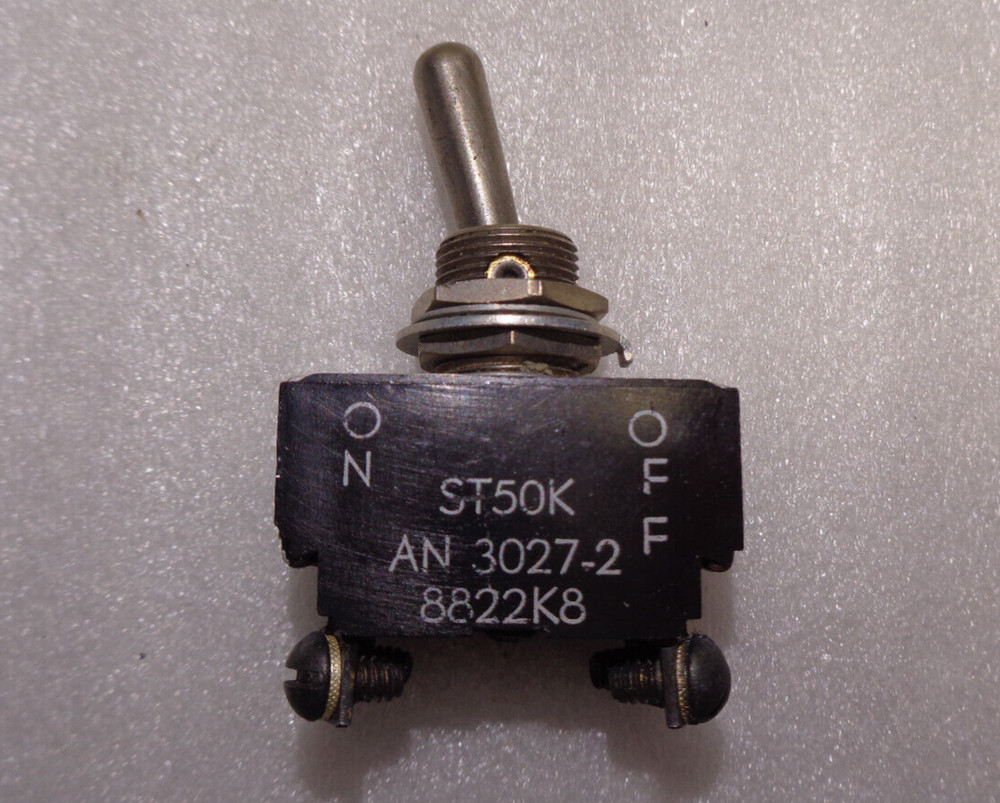 CUTLER HAMMER TOGGLE SWITCH AN3027-2 / 8822K8 NEW