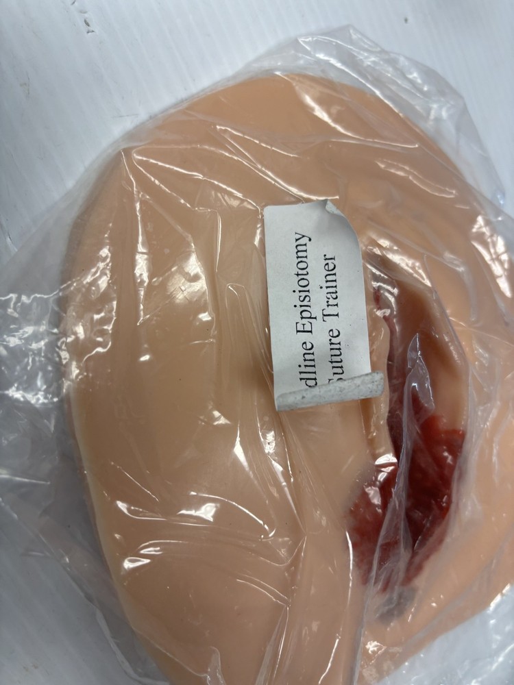 midline episiotomy suture trainer