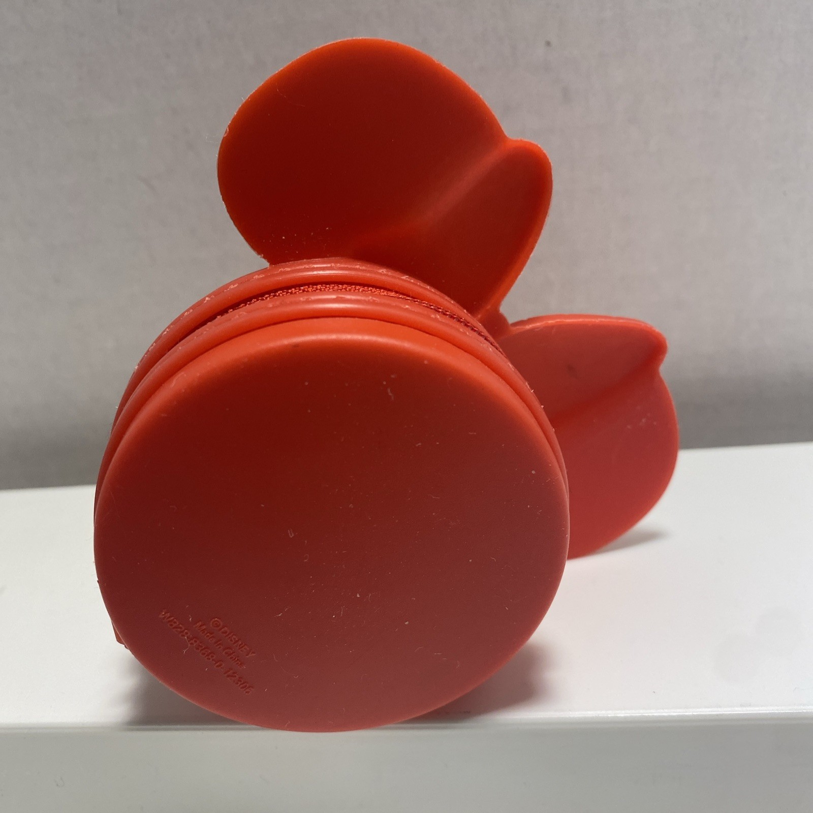 Disney Red Plastic Minnie Mouse Face Zip Around Coin Purse 4" x 3.5" x 1-3/8"