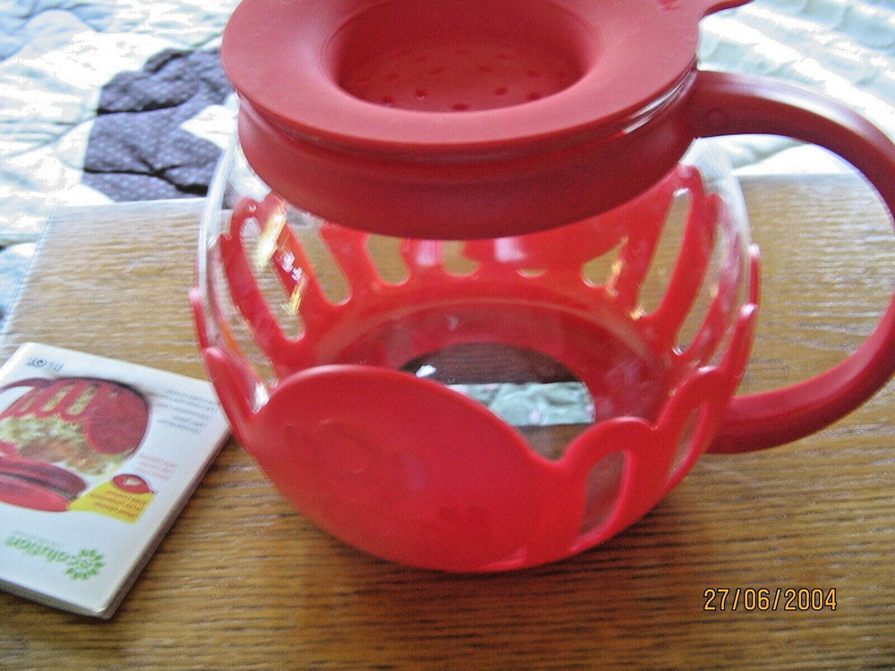 Ecolution 1.5qt. Microwave Popcorn Maker - Red New without Box