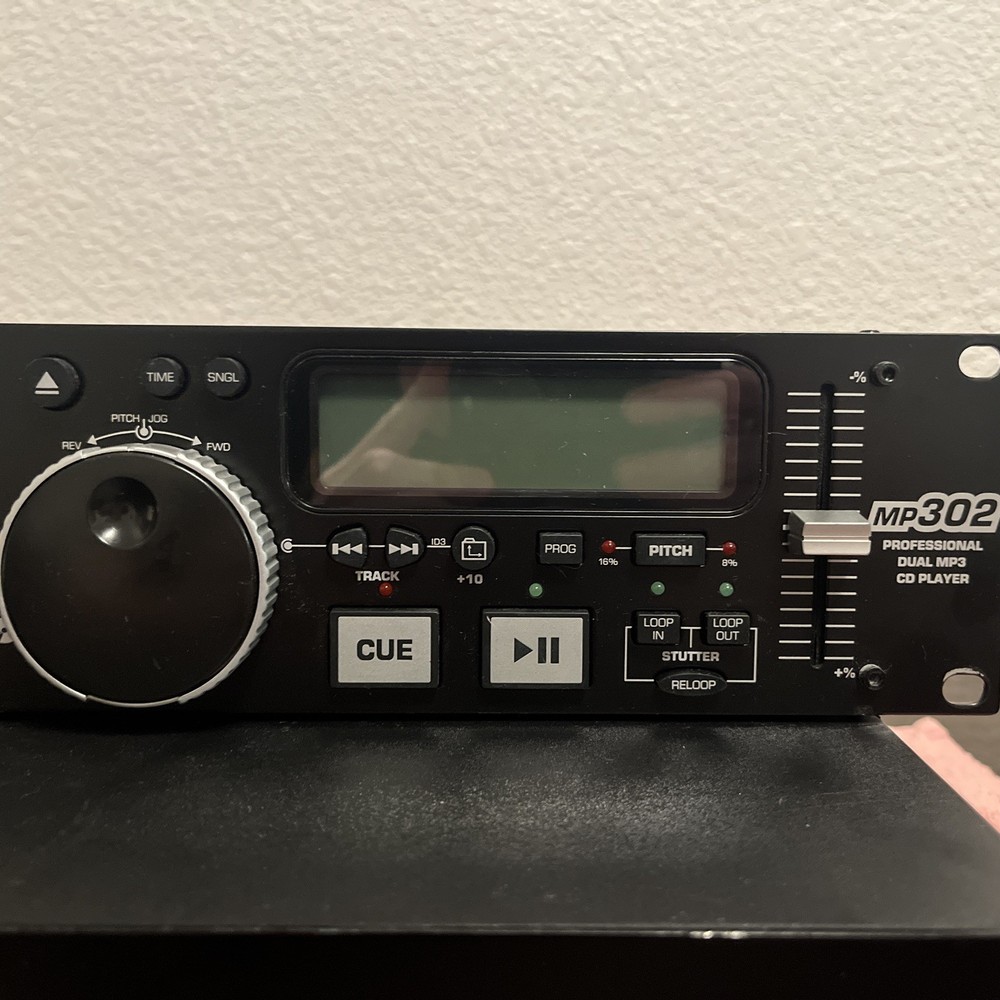 NUMARK MP302 Professional Dual MP3 CD Player With Controller. Rack-mount.