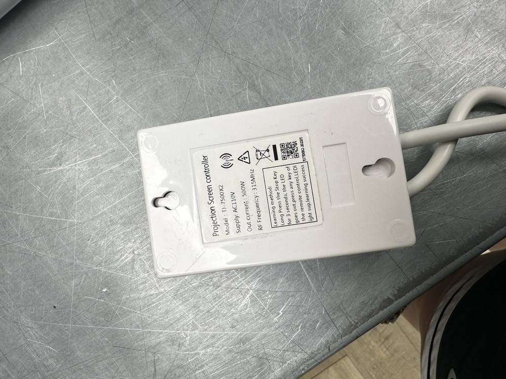 Zero Edge 72" Motorized Projector Screen - SI-72 - 4:3 Aspect Ratio