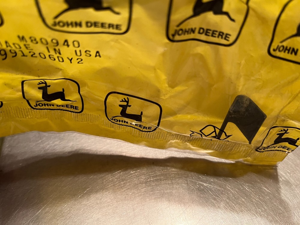 M80940 Genuine OEM John Deere CLIP