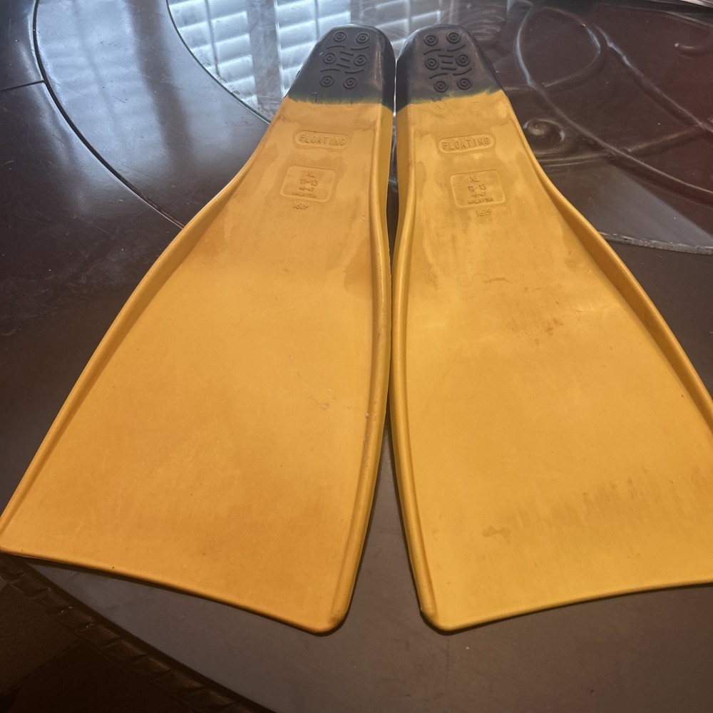 ￼ US Divers Floating Fans Size 11-13