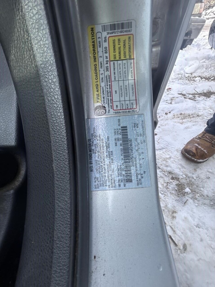 FUSION 2006 Glove Box 1487802