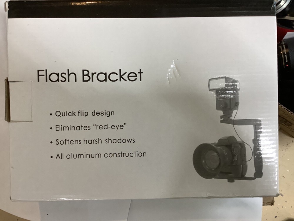 Horizontal and Vertical SLR Flash Bracket