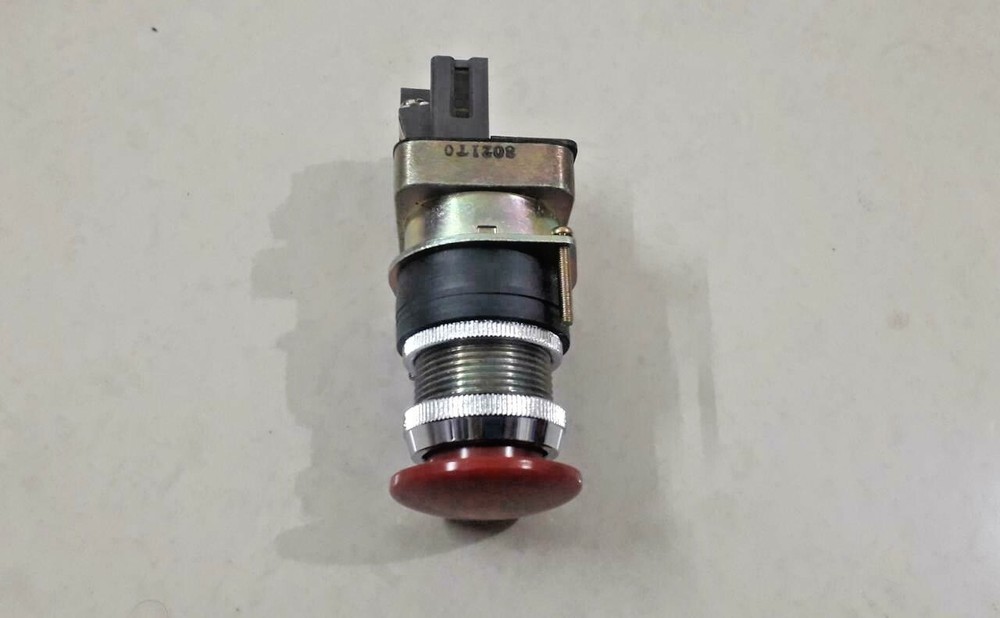 IDEC EPE STOP 8021TO Control Unit push button NEW