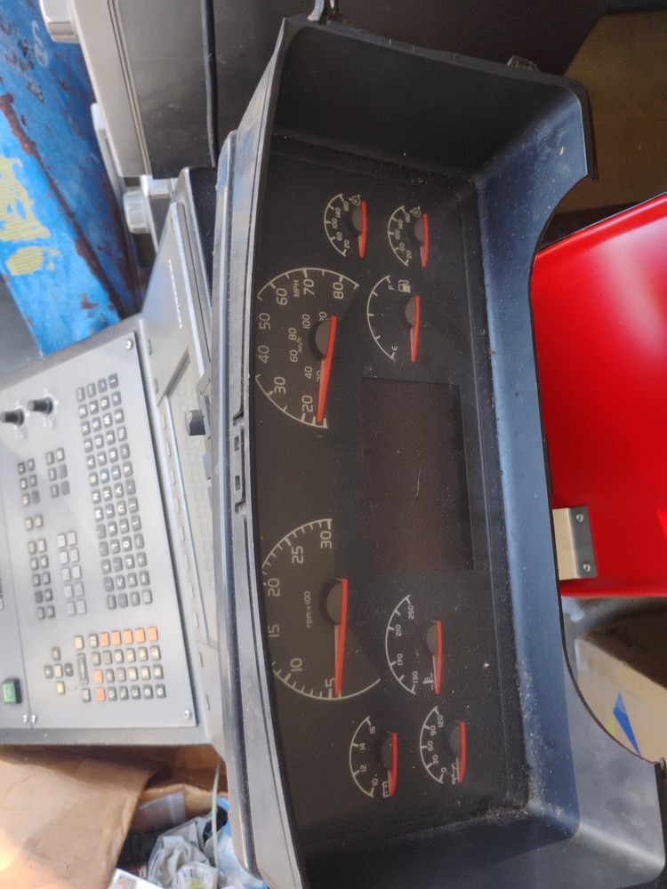 Volvo VNL Speedometer Instrument Cluste