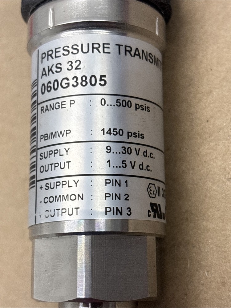 New In Box DANFOSS 060G3805 500 psi pressure transducer AKS32 1-5 VDC sensor