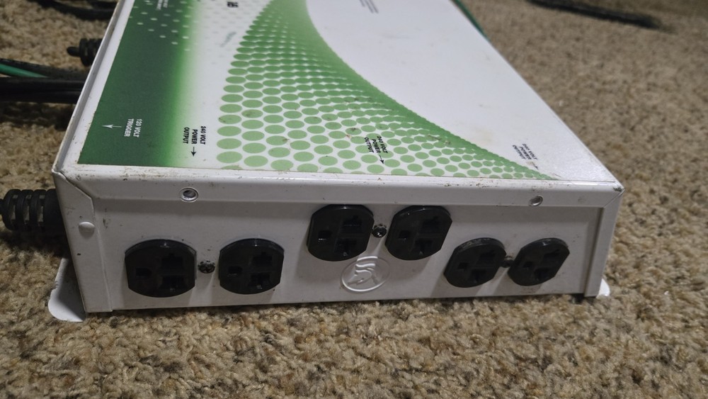 Titan Controls Helios 18, 12-Light 240 Volt Controller