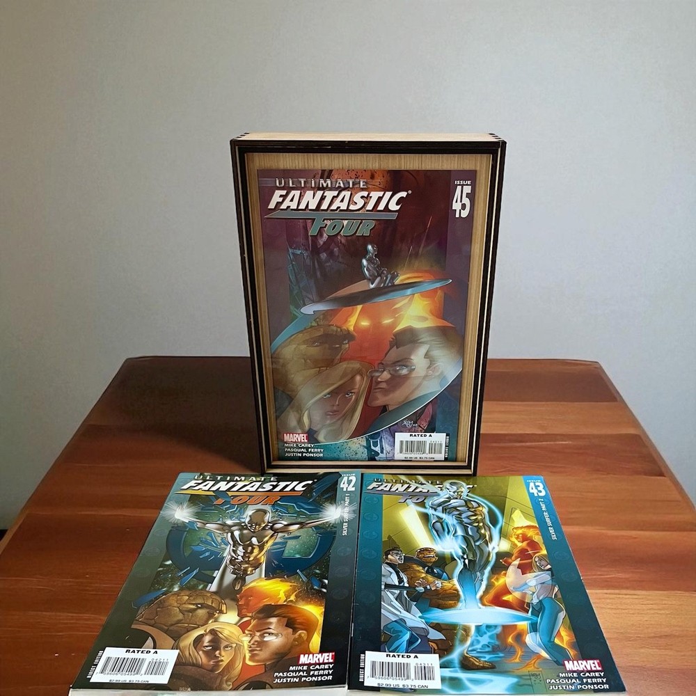 Comic Frame/Storage + Complete 5 Comic Ultimate Fantastic Four Silver Surfer