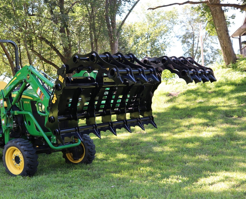Compact Tractor Clam Grapple - Stinger Attachments CCG