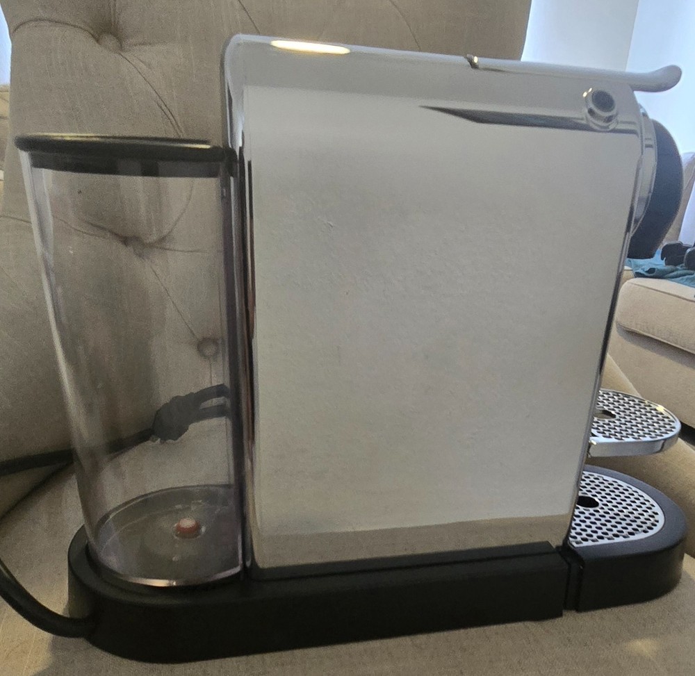 Nespresso Citiz & Milk My Machine Type 122