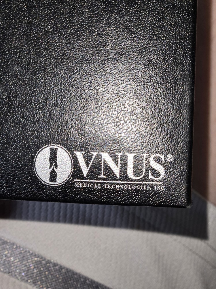 Used VNUS Wireless Laser USB Representation Remote Pointer In Case UNTESTED