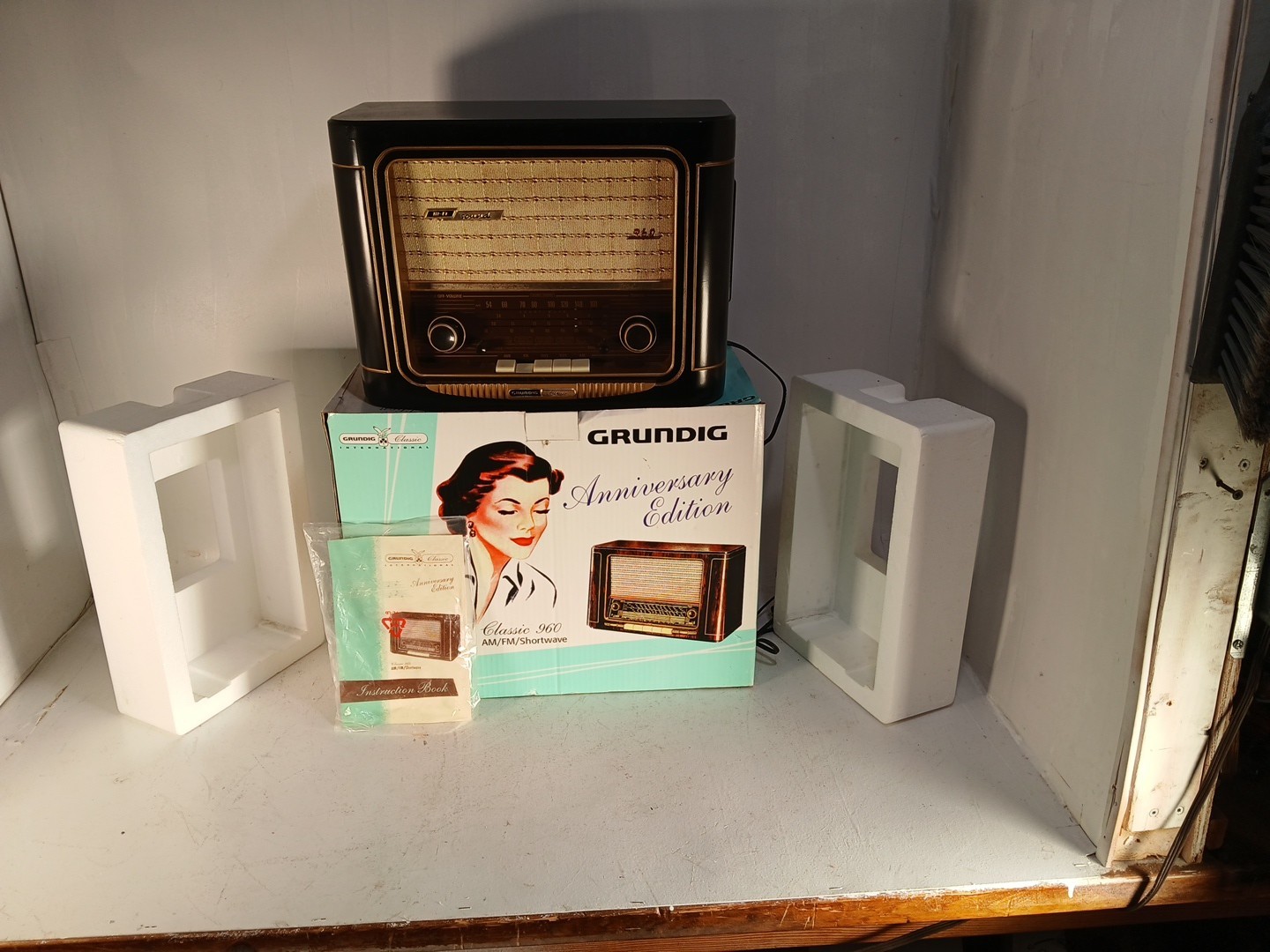 Grundig Anniversary Edition Model 960 AM/FM Shortwave Radio