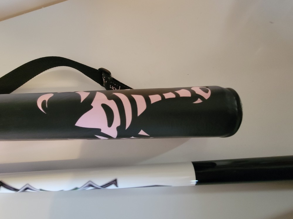 Scorpion 19oz Pool Cue With Leather Scorpion Case
