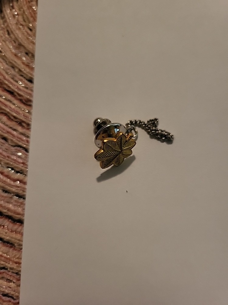 Army/AF/Marines (Navy Lt CMD)Tie Tack. Anchor Missing