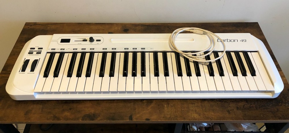 Samson Carbon 49 USB MIDI Keyboard Controller used white + usb cable