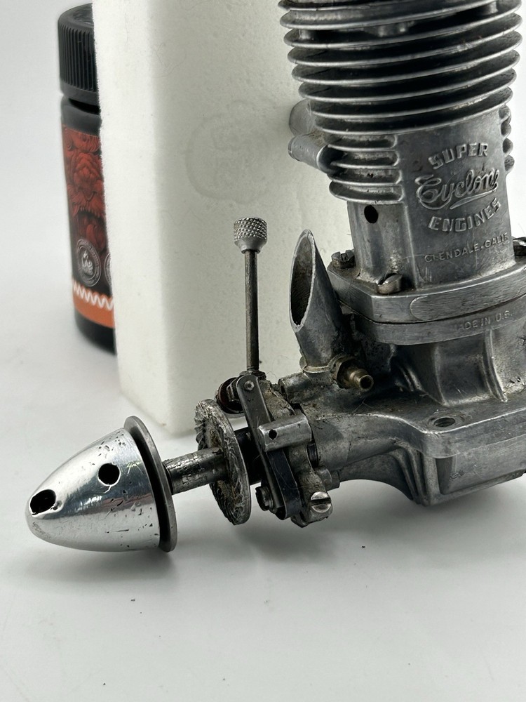 Vintage Super CYCLONE Dual plug Airplane Engine w/Compression