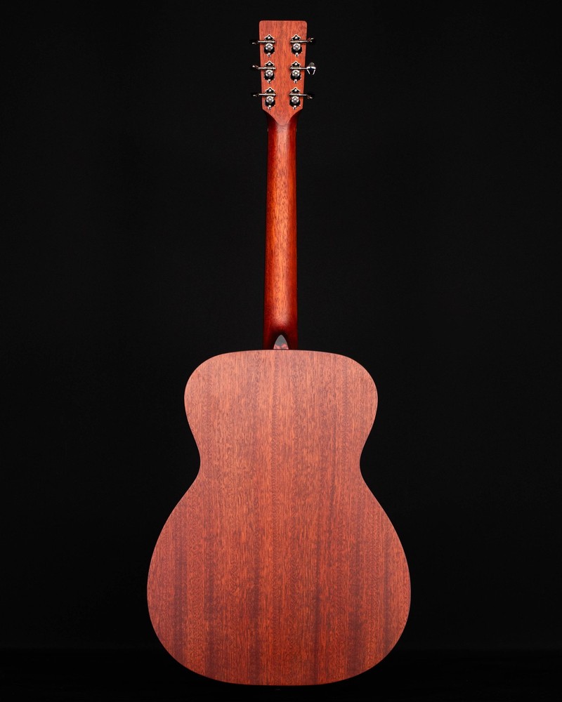 Eastman E2OM, Natural Cedar Top