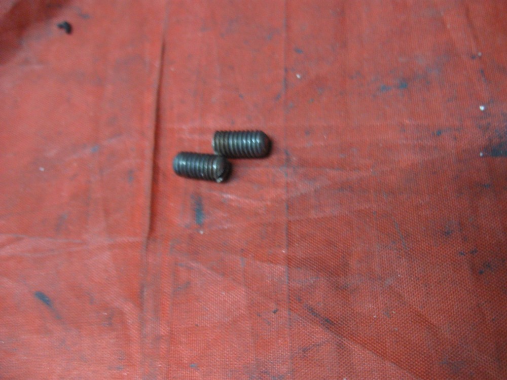 The Eldredge E Sewing Machine CABINET HINGE SET SCREWS GRUBS VINTAGE
