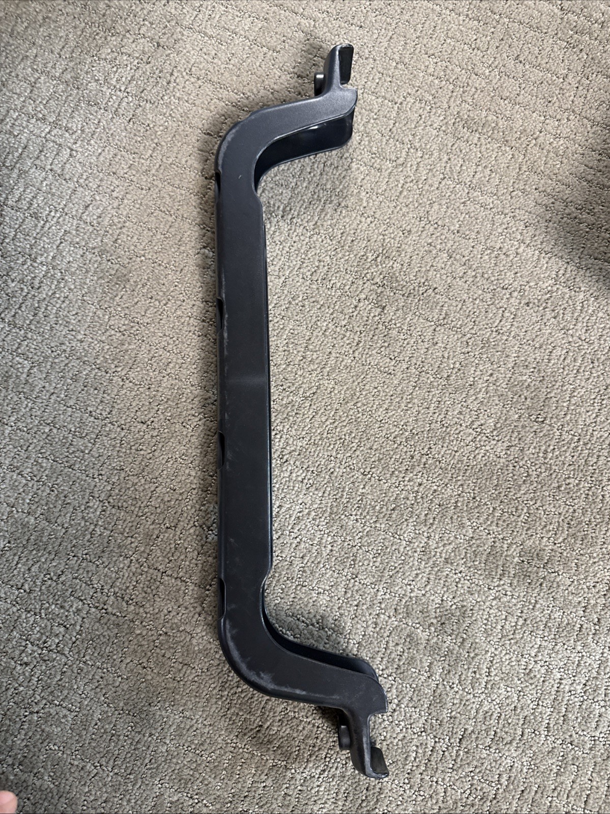 Thule Cast Away Fishing Rod Carrier Roof Rack #885, Locking, Holds 4 Rods, New