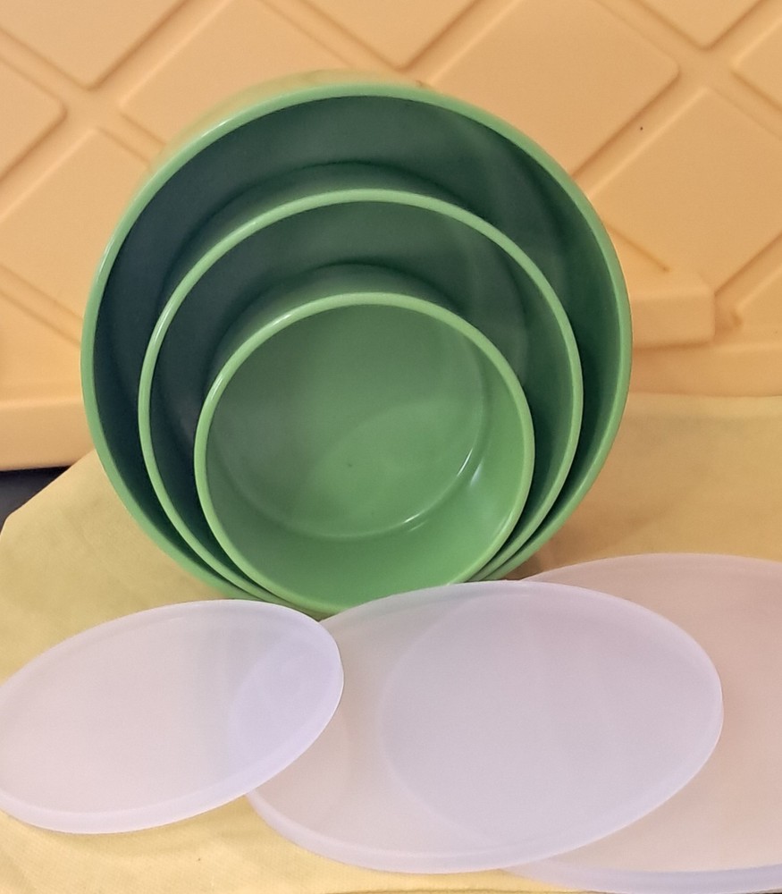 3 Piece Microwave Safe Bowls with Storage Lids Stackable Great For Leftovers