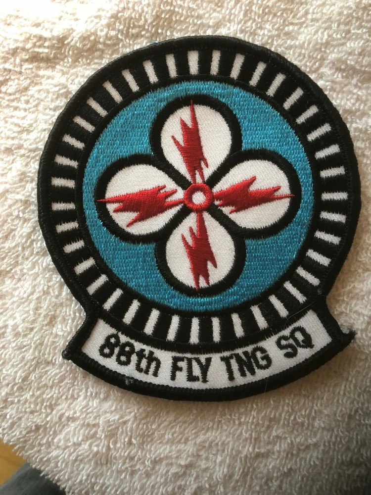 USAF / US Air Force 88th FLYING TRAINING SQDN ... MINT ...... X