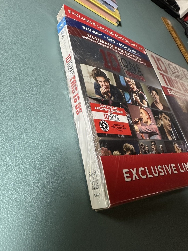 One Direction Lot - 2013 This Is Us Gift Set, Notebook, Niall Mini Figure