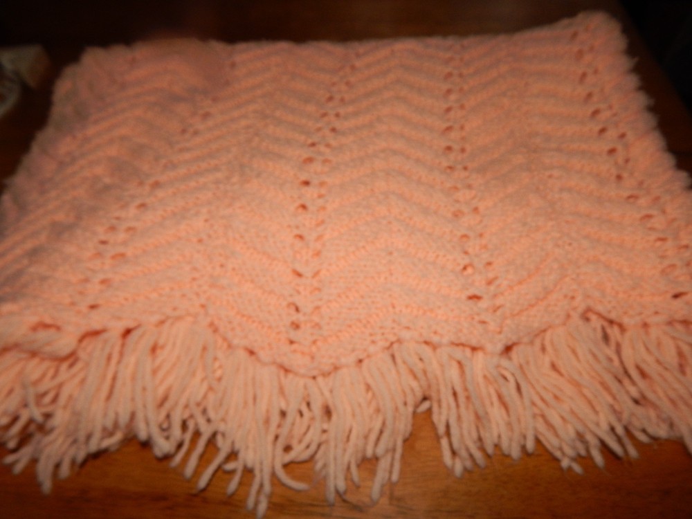 HANDMADE KNIT AFGHAN ZIGZAG THROW 40 x 64" Peach