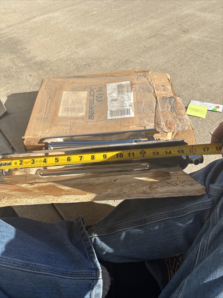 Garelick Locking Under Platform Sliding Ladder Model 12.643