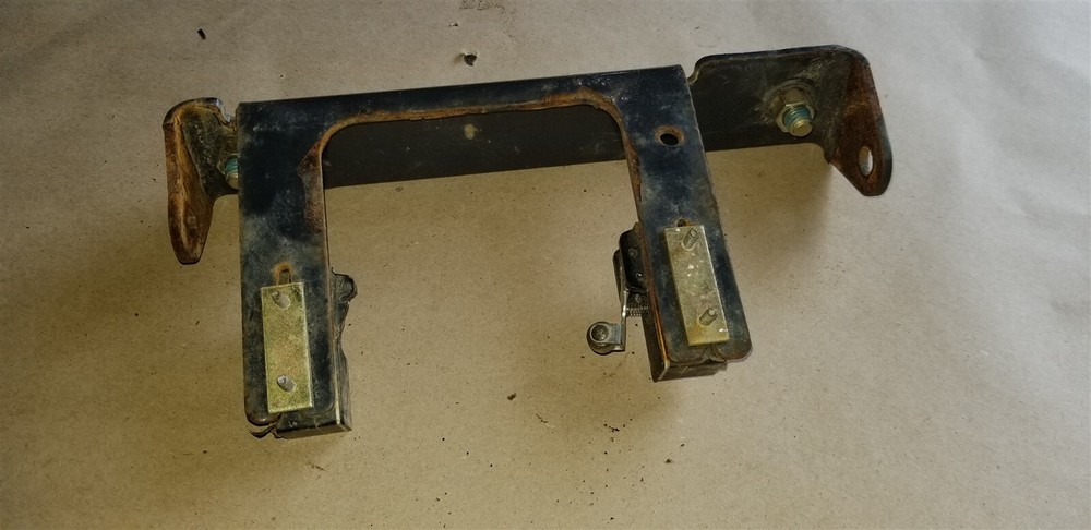 Bobcat T300 steering damper bracket 6706106