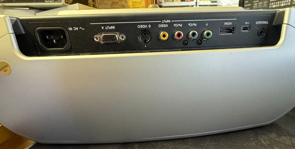 Sony Video Projector 3LCD Model #VPL-HS51 | Tested, No HDMI, Remote Doesn't Work