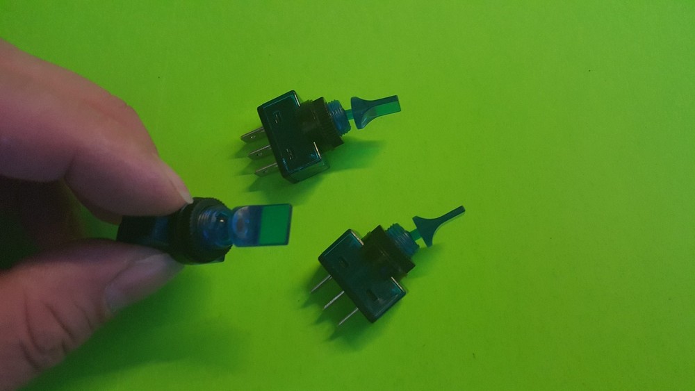 blue 12v switch 20 AMP max