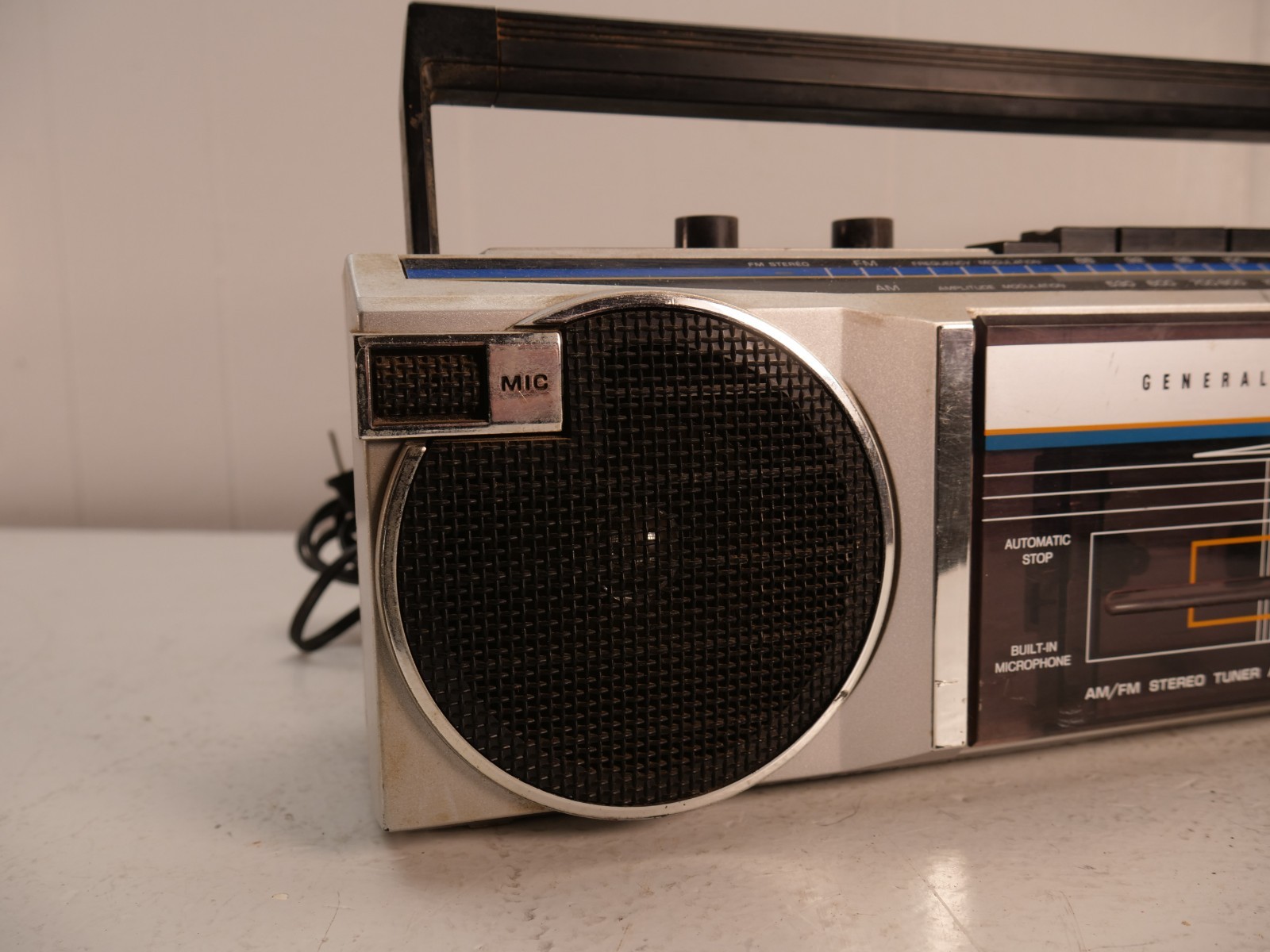 General Electric 3-5623a AM/FM Portable Radio Cassette Player Recorder
