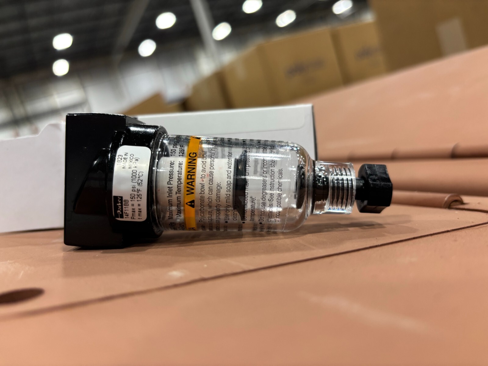 *NEW* Parker 14F11BB Particulate Filter Polycarbonate Bowl 1/4" W bracket