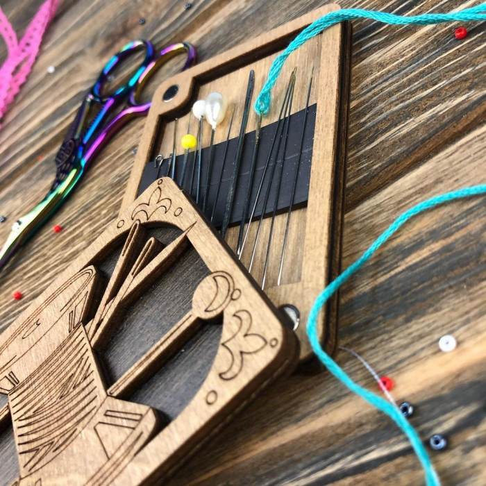 Needlework Holder "Spool of thread"