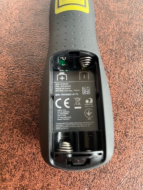 Logitech R400 Laser Pointer and Presentation Remote - Black