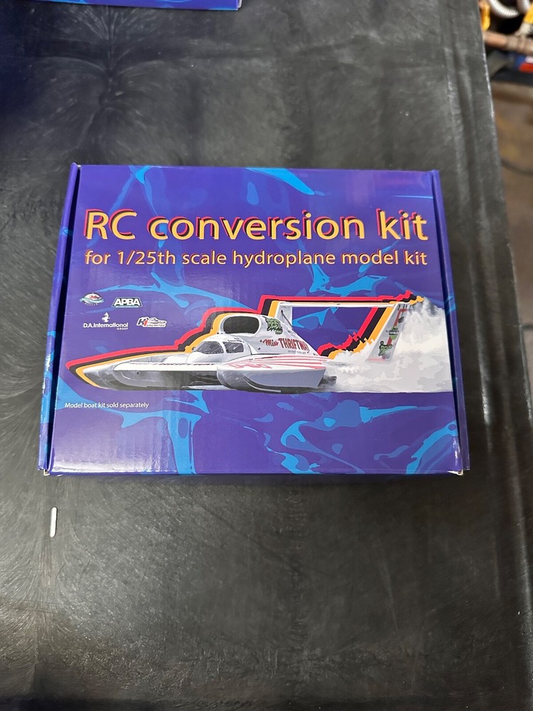 R/C conversion kit for 1/25th Scale Hydroplane model kits from DA Graphics