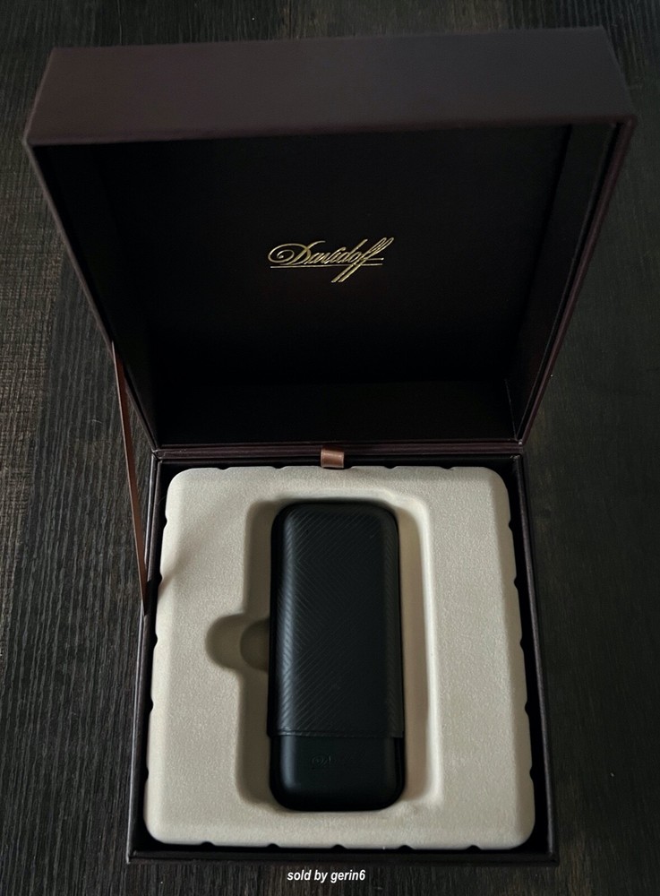 Davidoff Black Leather Leaf Pattern Double Cigar Case / Pouch 105582