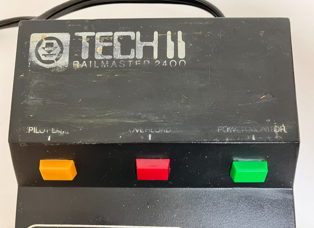 MRC TECH II RAILMASTER 2400 POWER PACK #1 TESTED FINE
