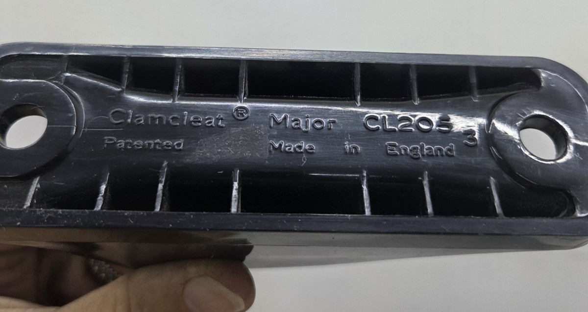 Clamcleat CL205 Major Deck Cleat 3/8" to 5/8" Rope - Black