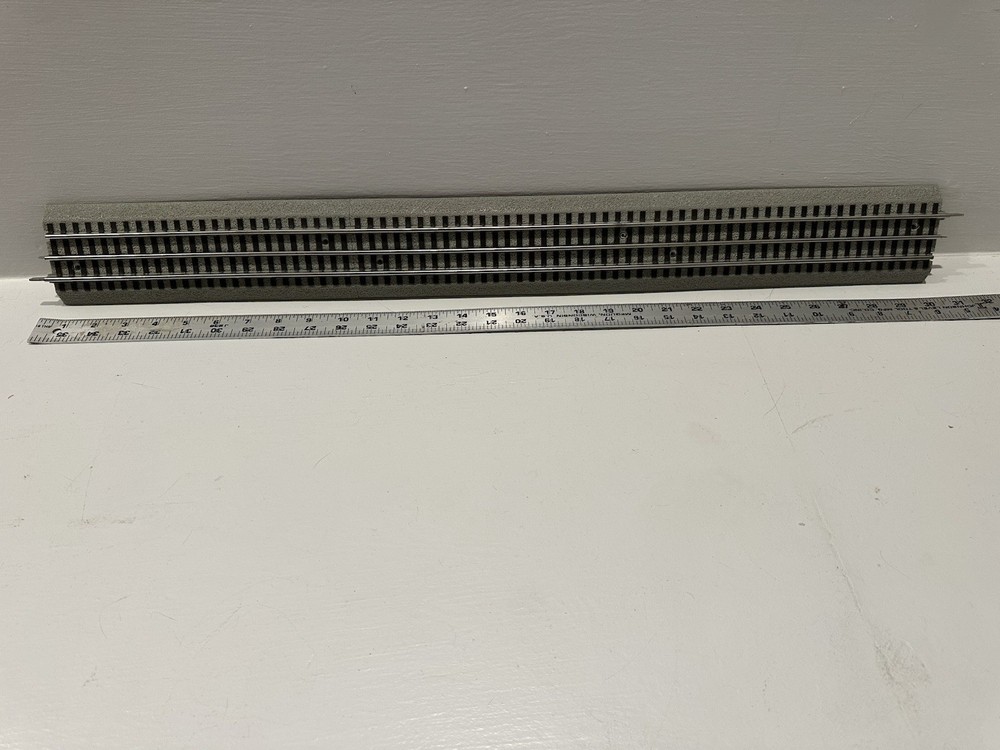 Lionel FasTrack 30 Inch Extra Long Straight Track Train