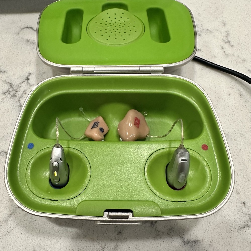 Phonak Audeo P90-R Custom Programmed With Charging Case And Paperwork Untested